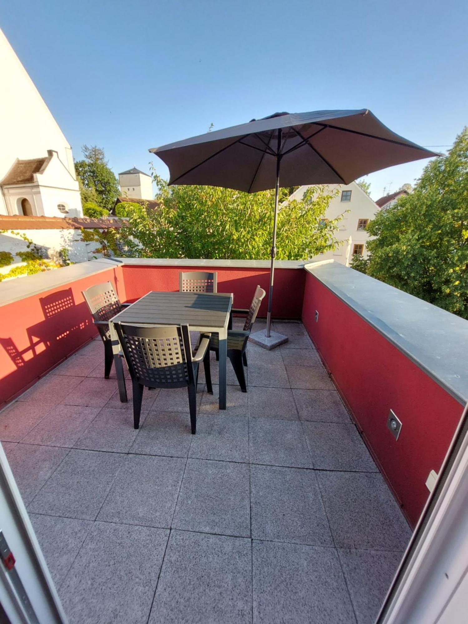 Pension Am Kirchberg Wehringen Bagian luar foto
