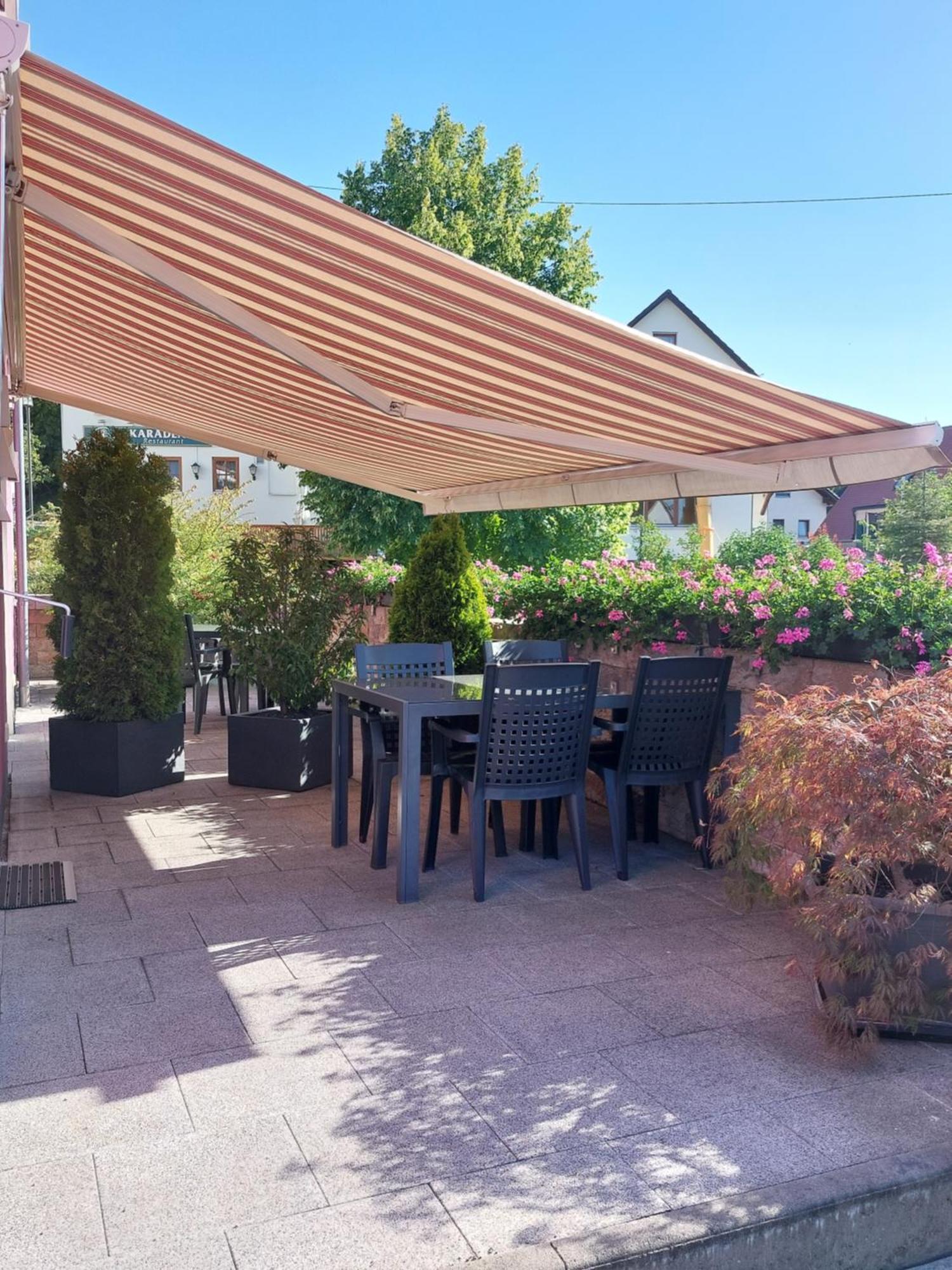 Pension Am Kirchberg Wehringen Bagian luar foto