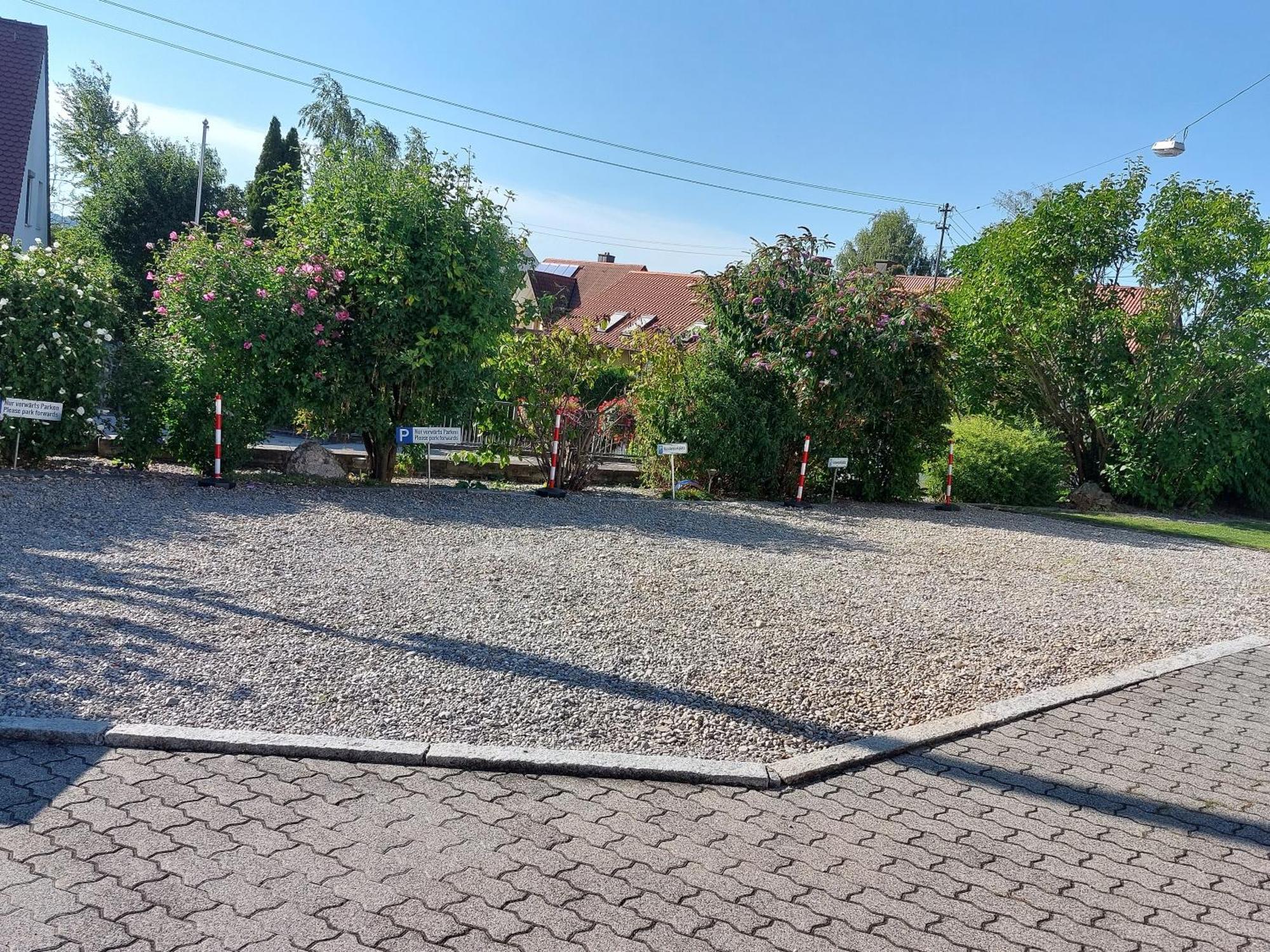 Pension Am Kirchberg Wehringen Bagian luar foto