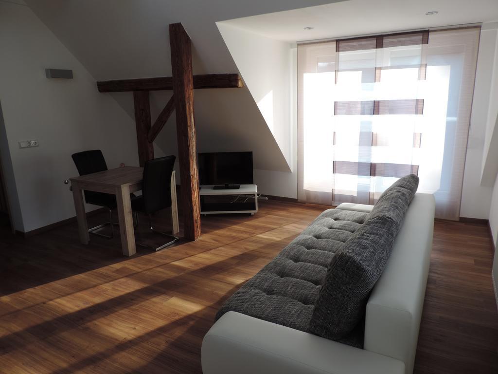 Pension Am Kirchberg Wehringen Ruang foto